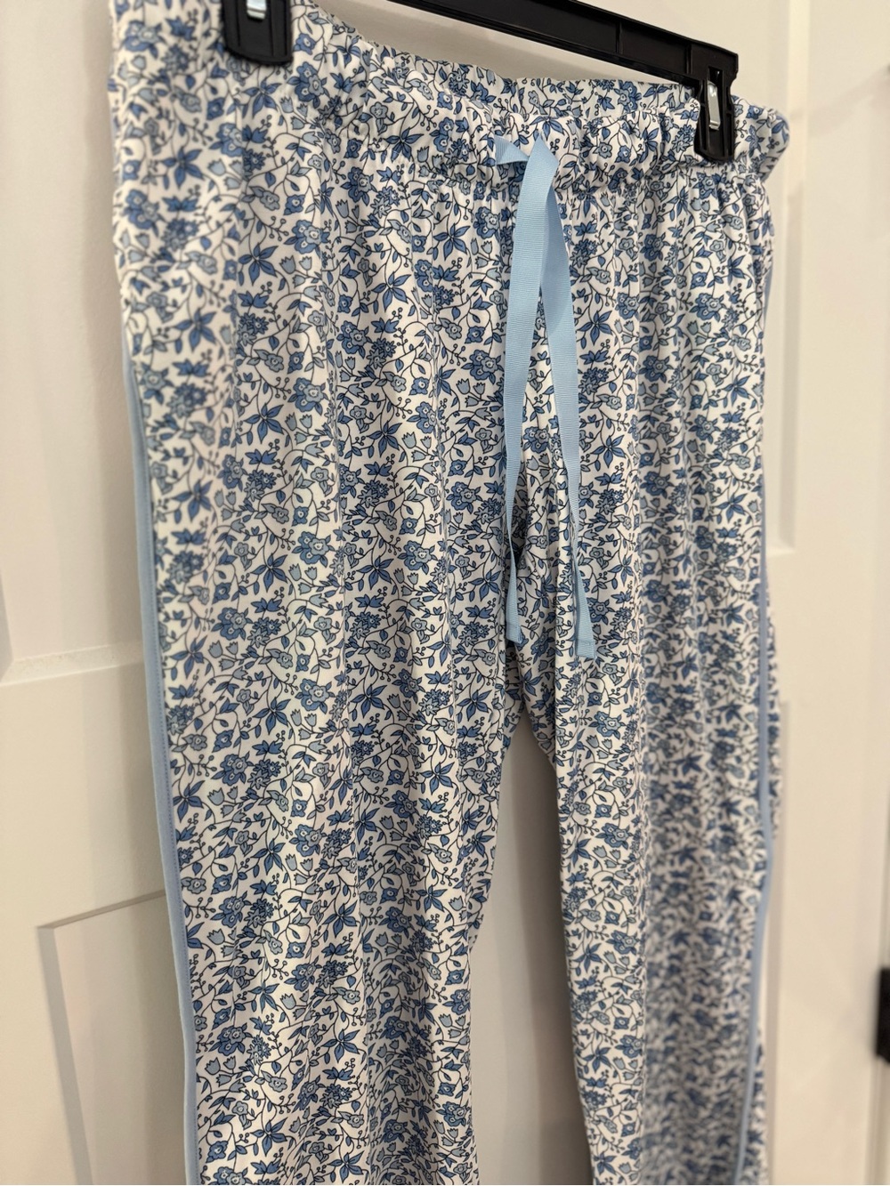 LAKE Pima Maternity Short-Long Set in Delft Blue Garden Floral - Picture 5 of 5